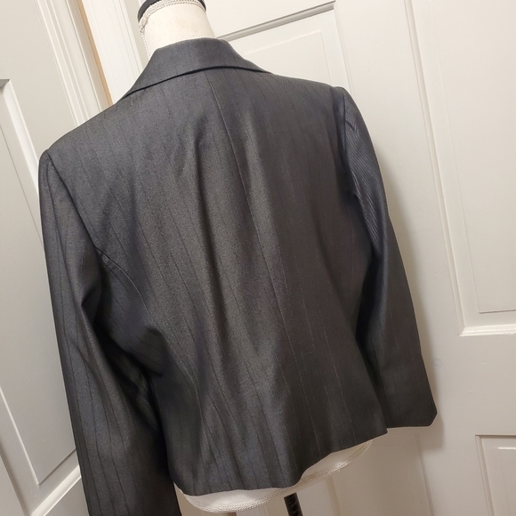 REQUIREMENTS GRAY Pinstripe Blazer size 14, Classic, Business Casual - Picture 3 of 8